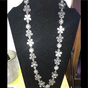 Necklace-Daisy Chain